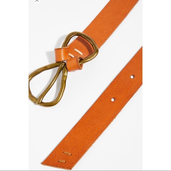 HP FREE PEOPLE CHARI LEATHER INFINITY BELT🙀 - Picture 2 of 4